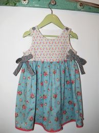 Kinderkleid handgenäht Grösse 92 (2 Jahre)